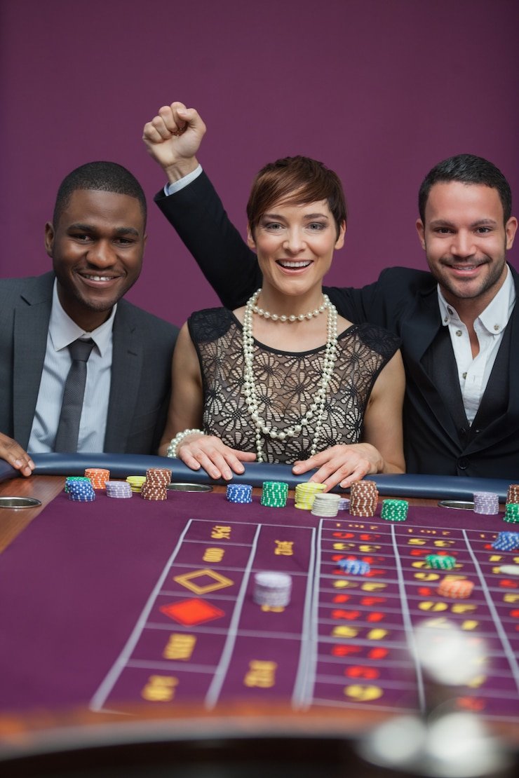 aon338 login Playtech roulette table with real wheel and betting grid